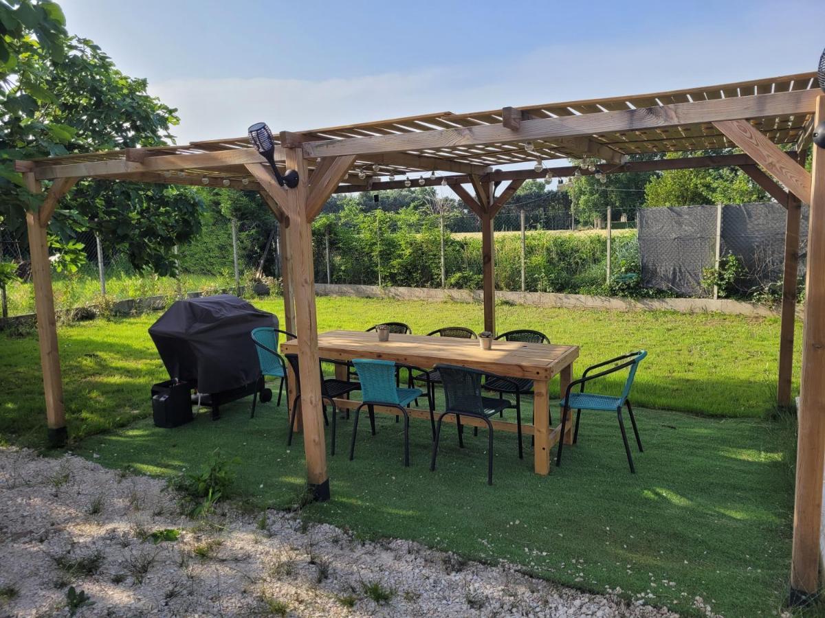 Maison Individuelle 90M2 Avec Veranda Et Piscine Roquemaure  Exterior foto